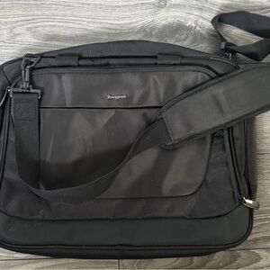 Targus Black Laptop Bag with Padded Handles and Shoulder Straps